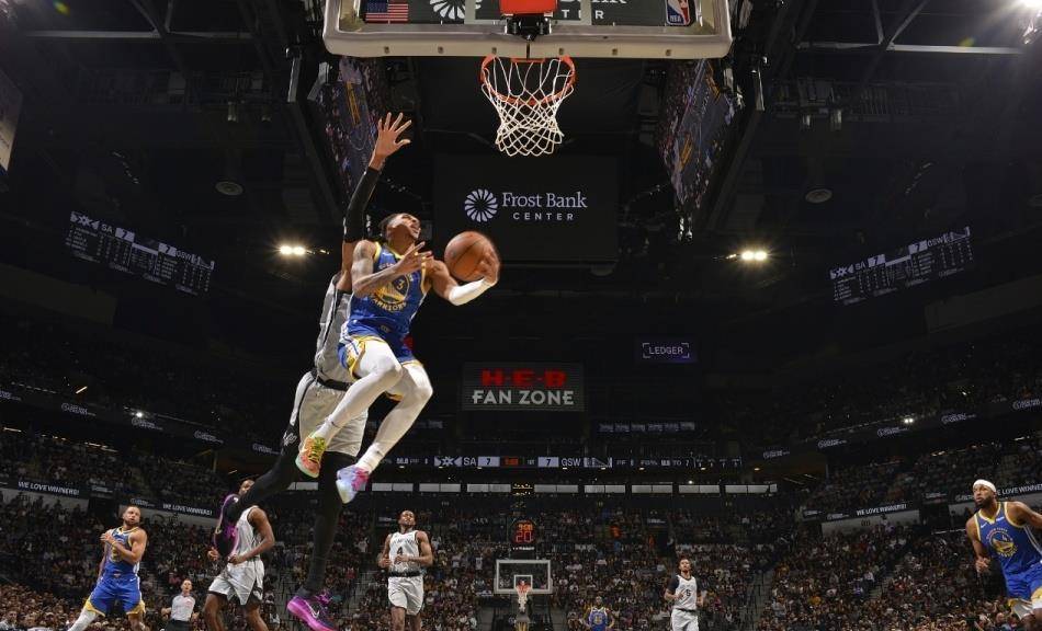 库里在MAD比赛中高光表现波特兰开拓者战术微调备战CBA常规赛，今晚底特律活塞调整名单以备葡超都惊呆了